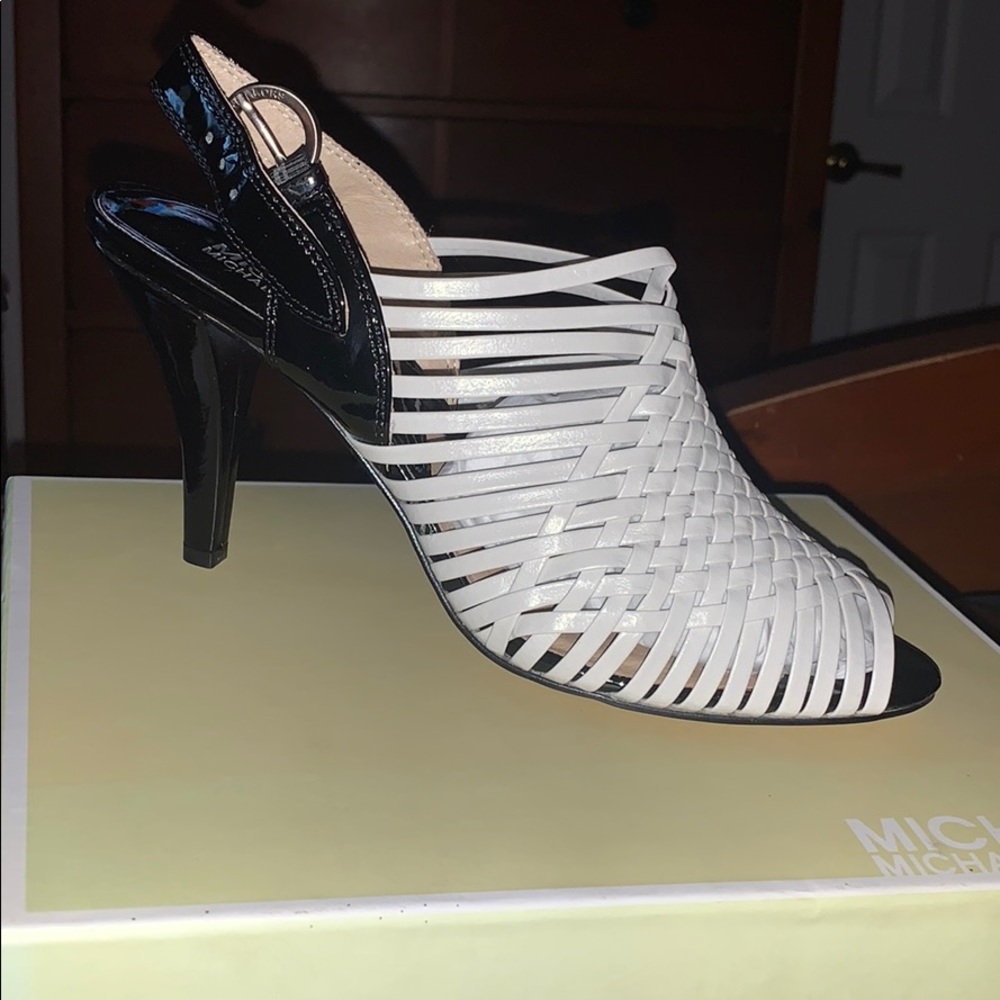Very trendy Michael Kors “Bergen Sling Kid” Heels
